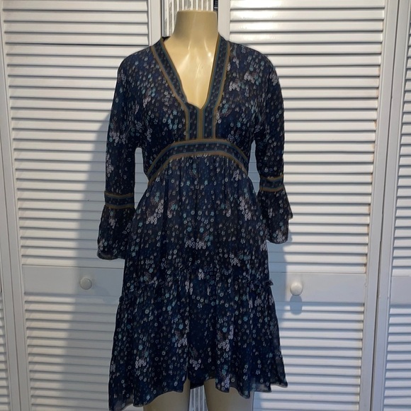 C&V Chelsea & Violet Bell Sleeve Smocked Floral Dress size XS - Picture 2 of 8